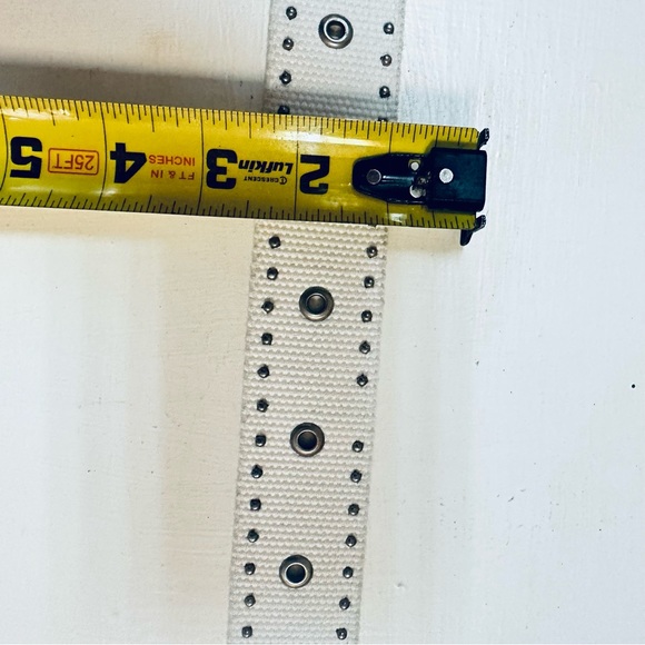 mudd white belt size M with rivets - Picture 5 of 7